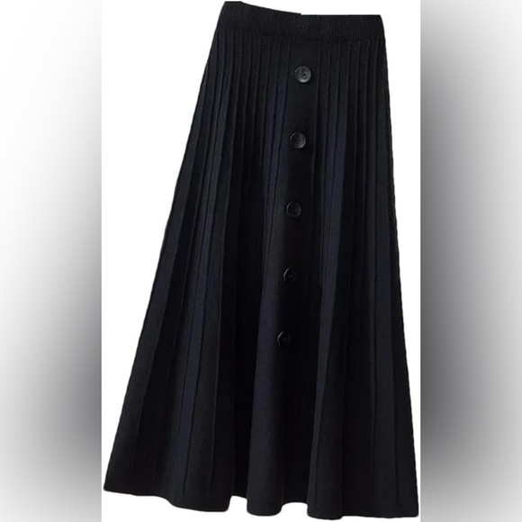Midi Length Elastic Waist with faux buttons skirt (NWT) - Picture 1 of 4